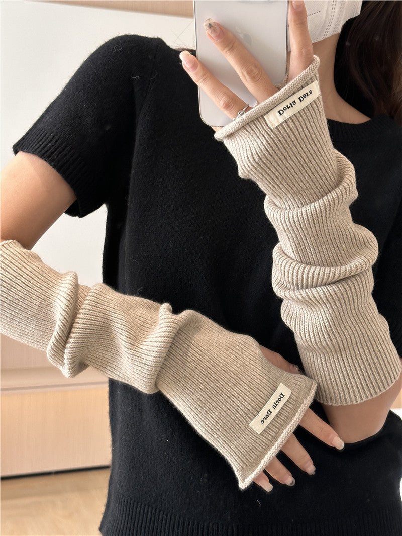 Cascading Knit Sleeve Covers Cozy Elegance for Layered Style (MAC312)