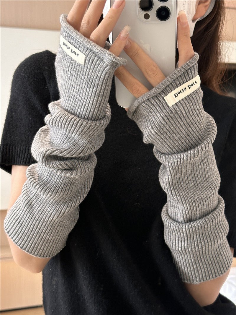 Cascading Knit Sleeve Covers Cozy Elegance for Layered Style (MAC312)