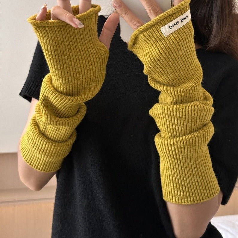 Cascading Knit Sleeve Covers Cozy Elegance for Layered Style (MAC312)