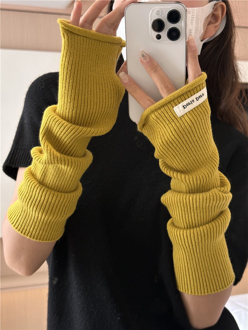 Cascading Knit Sleeve Covers Cozy Elegance for Layered Style (MAC312)