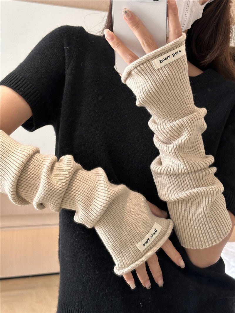 Cascading Knit Sleeve Covers Cozy Elegance for Layered Style (MAC312)