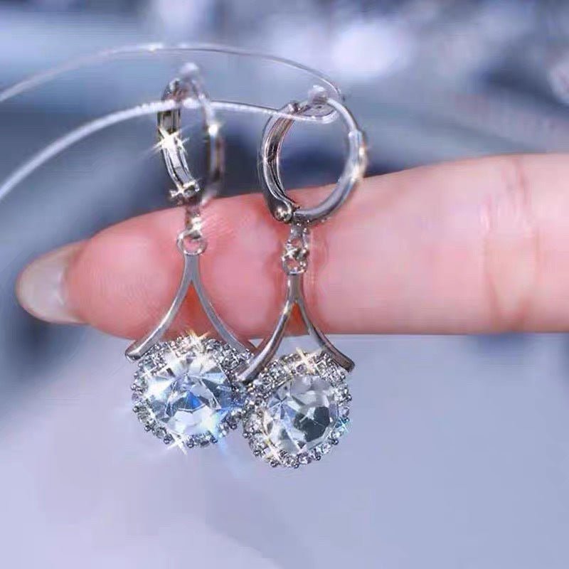 Elegant Sparkling Dangle Rhinestone Earrings (MAC324)