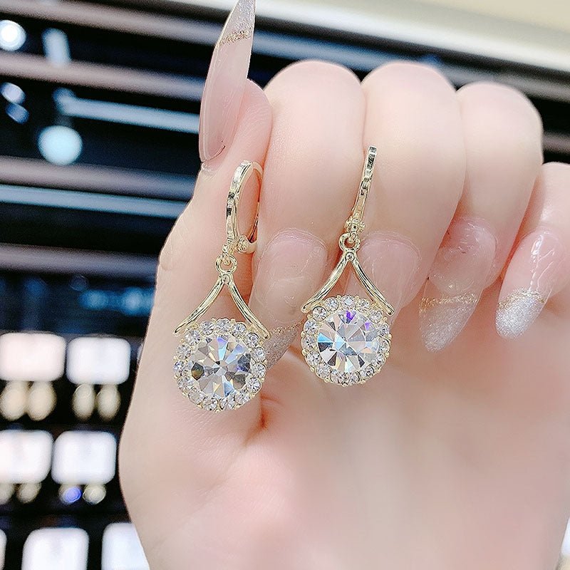 Elegant Sparkling Dangle Rhinestone Earrings (MAC324)