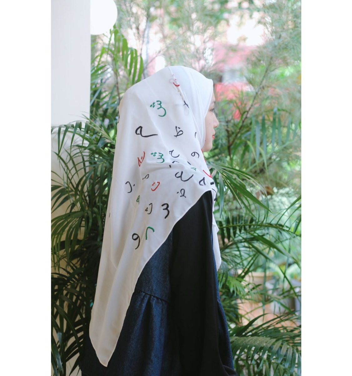 Free Palestine Chiffon Hijab – Cultural Statement Scarf with Arabic Letter Design (MH107)
